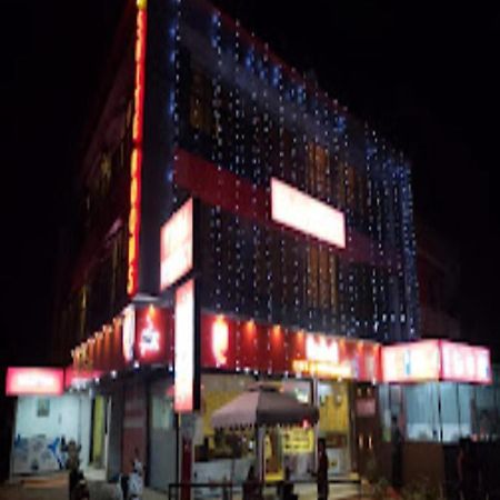 Redbell Suites Residency Kondotty Extérieur photo