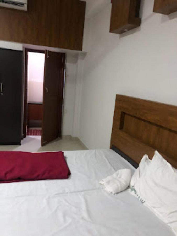 Redbell Suites Residency Kondotty Extérieur photo