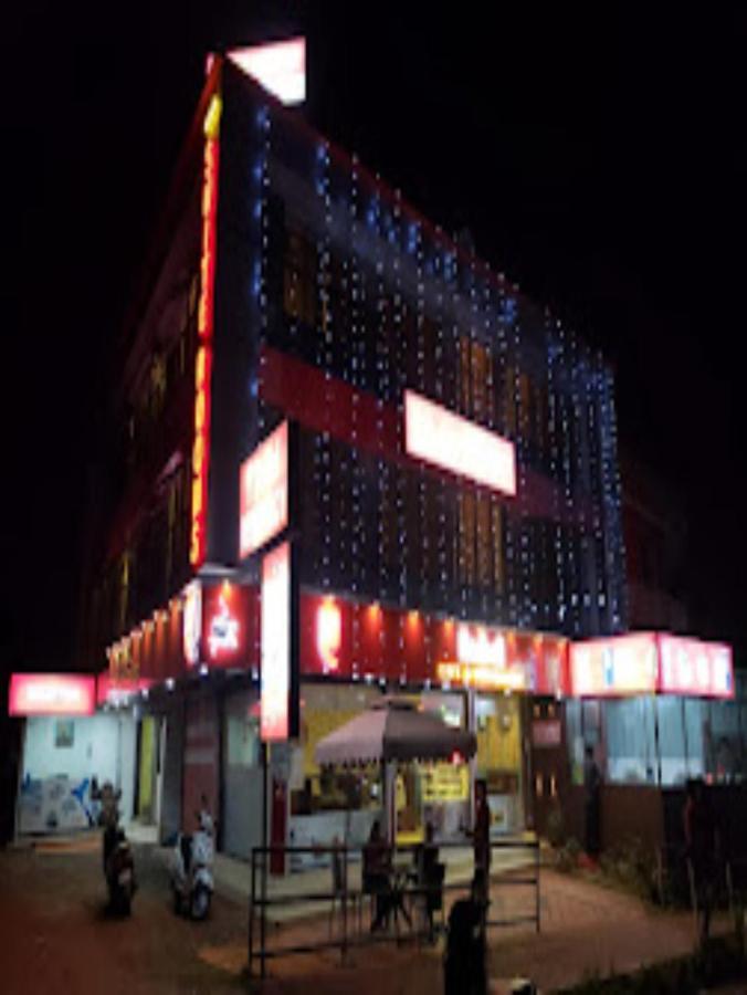 Redbell Suites Residency Kondotty Extérieur photo