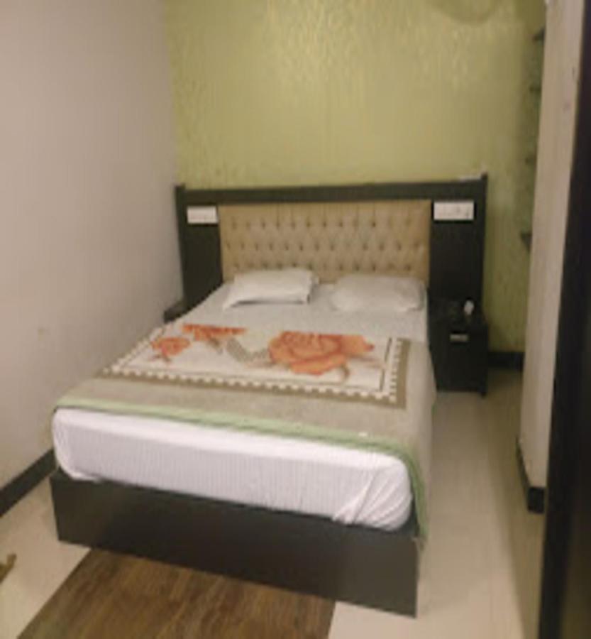 Redbell Suites Residency Kondotty Extérieur photo